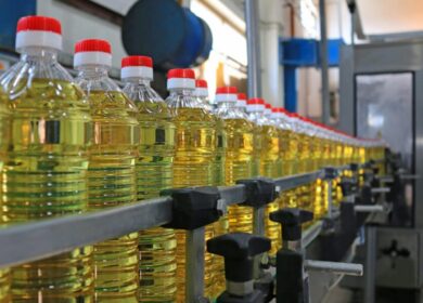 Пошлина на экспорт подсолнечного масла из РФ с 1 мая составит $372,2 за тонну