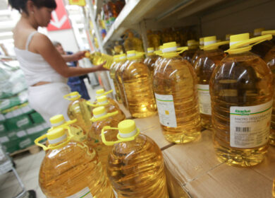 «Эвотор»: В августе подсолнечное масло подешевело в небольших магазинах РФ
