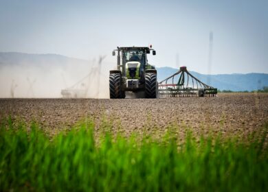 Аграрии РФ на старте посевной столкнулись с бумерангом рекордного урожая 2022 года. Обзор