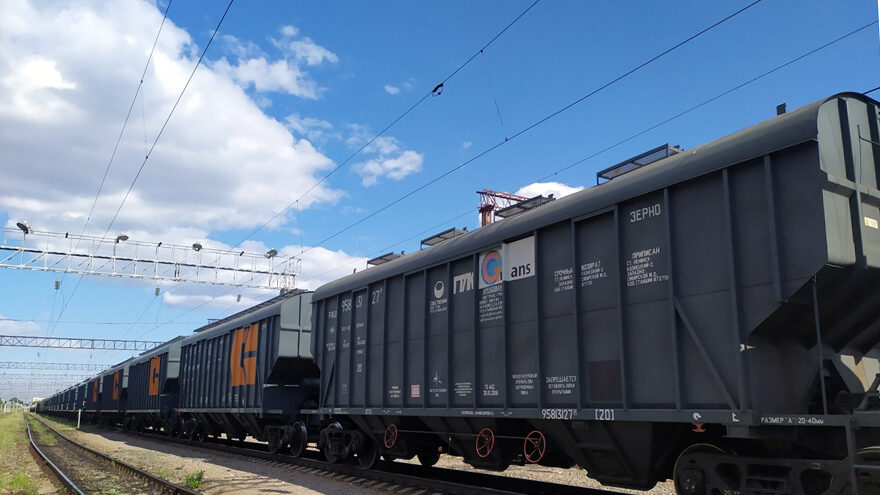 1950584