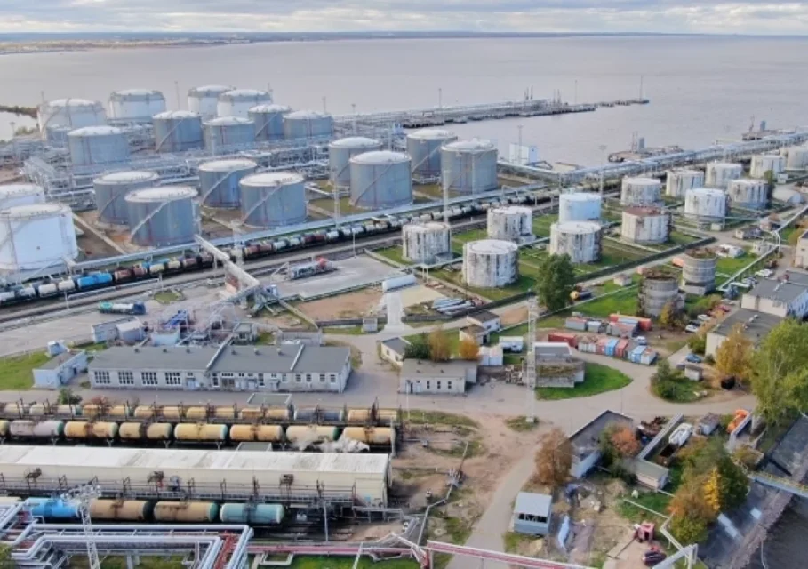 Петербургский нефтяной терминал Русагро